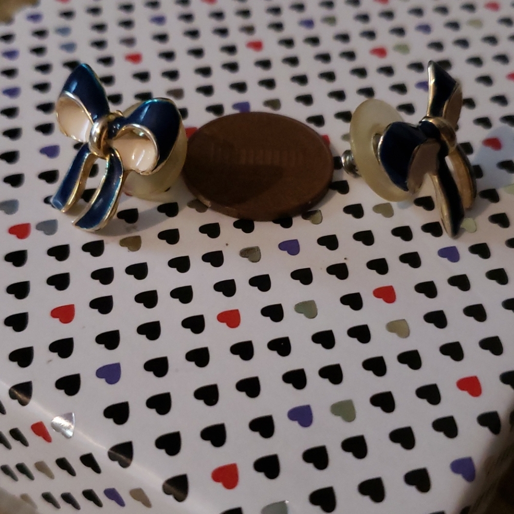 *SOLD* Elegant Blue Bow Earrings - Picture 3 of 5